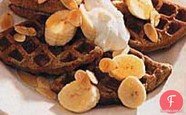 Waffles Power com iogurte, Bananas e amêndoas