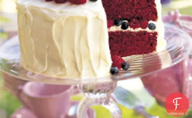 Bolo De Veludo Vermelho com framboesas e mirtilos