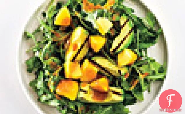 Salada de abacate com pêssegos