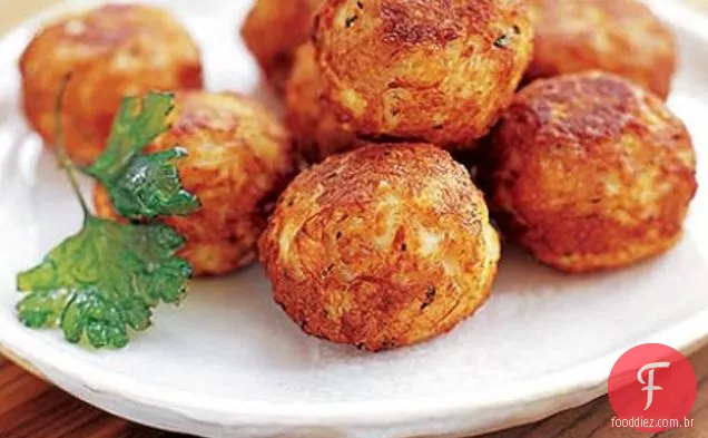 Bolinhos De Caranguejo E Azeda