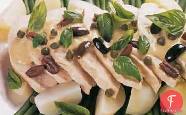 Peru Tonnato com batatas e feijão verde