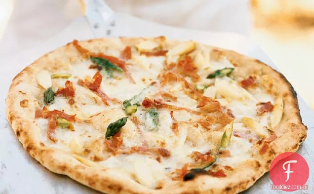 Pizzas de aspargos com Fontina e Prosciutto