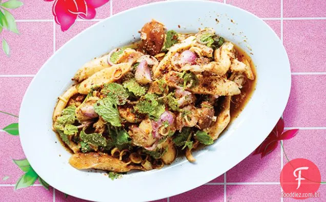 Het Paa Naam Tok (salada de cogumelos da floresta ao estilo Isaan)
