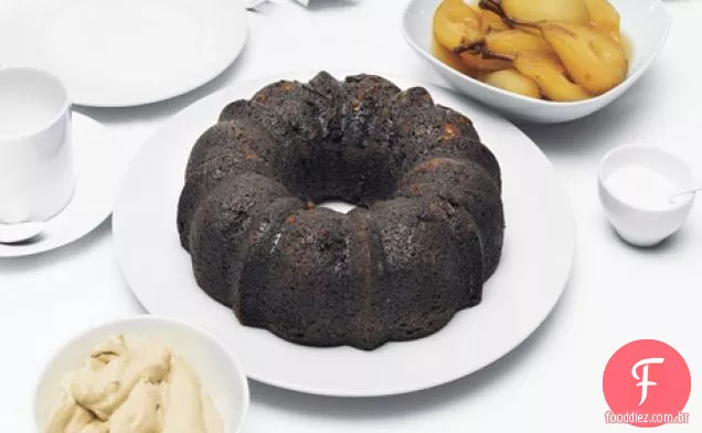 Pão de gengibre com chocolate e café com peras escalfadas de avelã