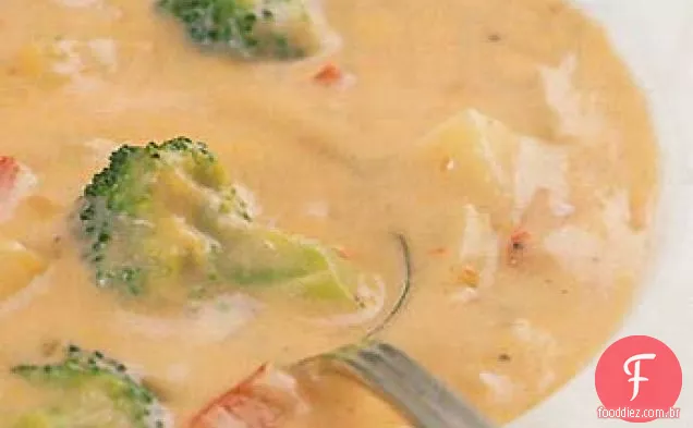 Brócolis, pimenta vermelha e sopa de Cheddar