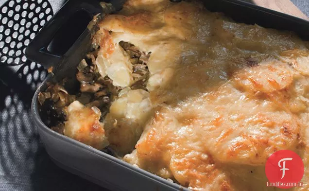 Gratinado de batata com cogumelos e Gruyère