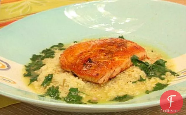 Char Ártico com tangerina-Habanero Glaze e caldo de Cuscuz de limão Meyer
