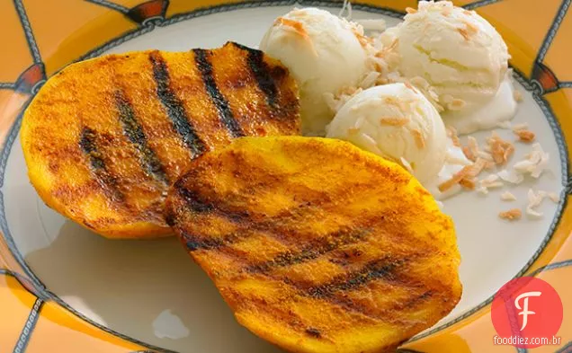 Mangas grelhadas com leite gelado de gengibre