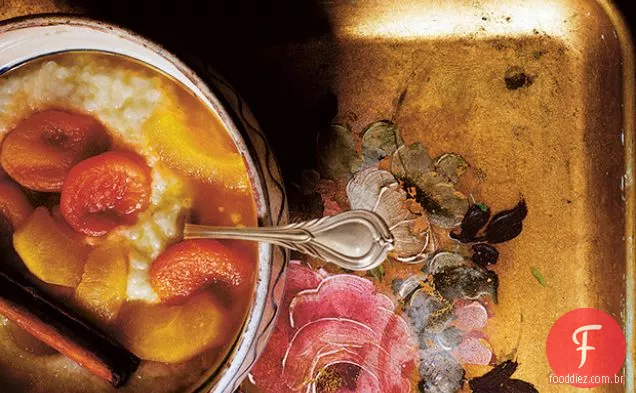 Tapioca com maçãs cozidas e damascos