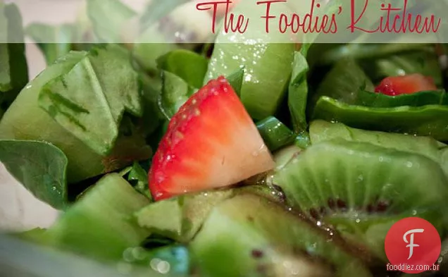 Salada De Kiwi, Morango E Espinafre