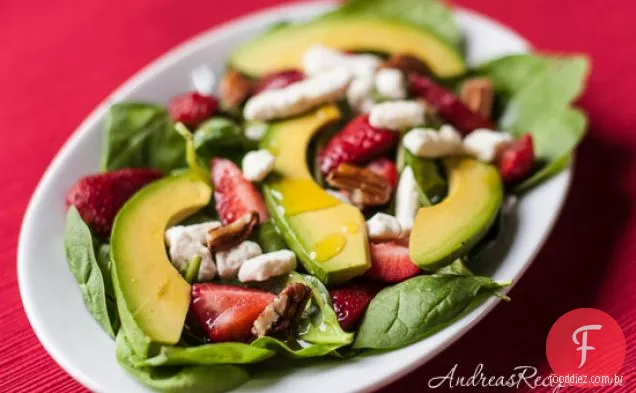 Salada De Espinafre De Morango Com Abacate E Vinagrete De Champanhe
