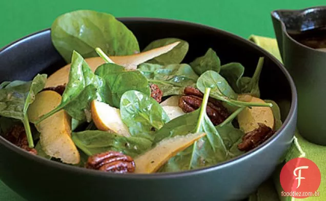 Salada de noz-pecã, Pêra e espinafre cristalizada