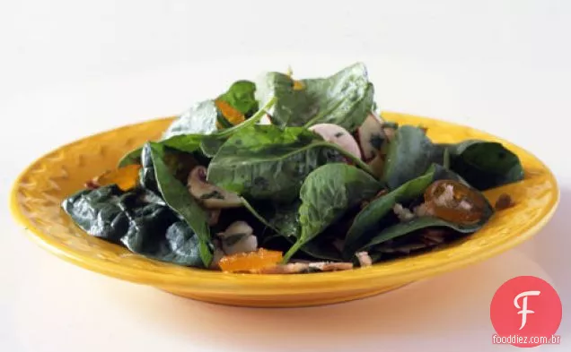 Salada De Espinafre Com Amêndoas E Kumquats