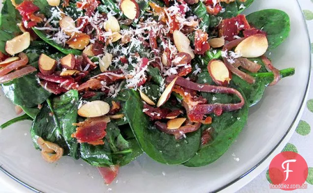 Salada De Espinafre Com Molho De Bacon Quente