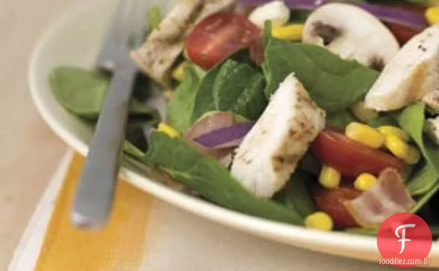 Salada De Espinafre Da Primavera Com Frango