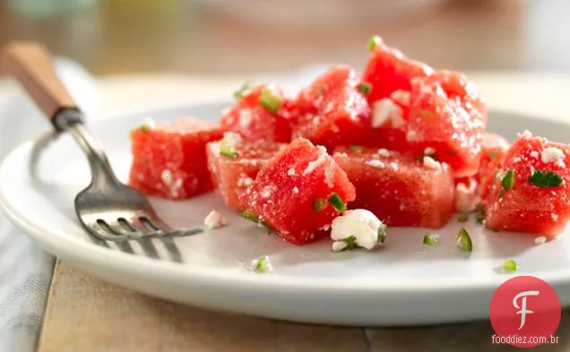 Melancia e queijo Feta com limão e pimenta serrano