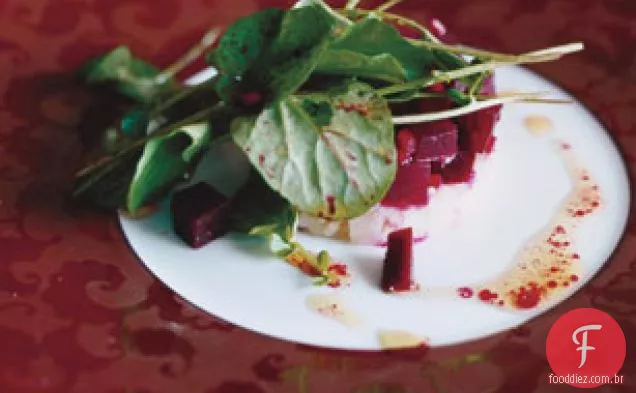 Tartare de Sable defumado com beterraba e agrião