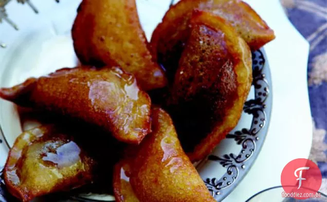 Crepes recheados com queijo ou noz (Atayef)