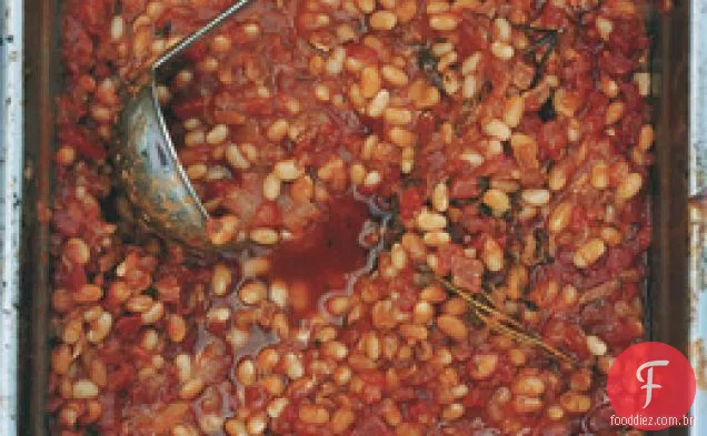 Tomate cozido lentamente e feijão branco de ervas