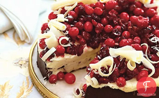 Frozen Grand Marnier Torte com crosta de Chocolate escuro e Cranberries temperados