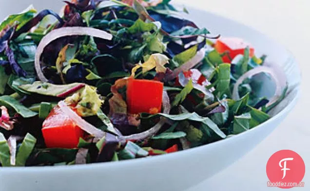 Frango grelhado com salada Mesclun desfiada