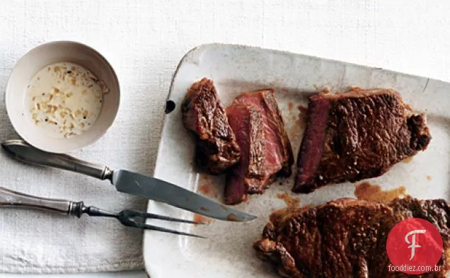 Bife com molho de pimenta de capim-limão