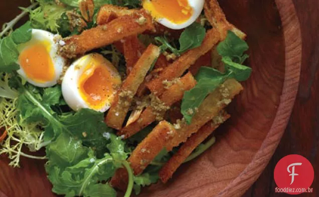 Ovos cozidos com Croutons quentes e verdes