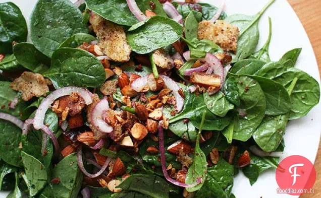 Salada De Espinafre Com Datas E Amêndoas