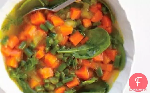 Sopa de cenoura e espinafre com endro