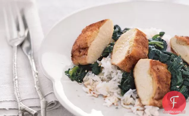 Frango recheado com gengibre com espinafre de gergelim