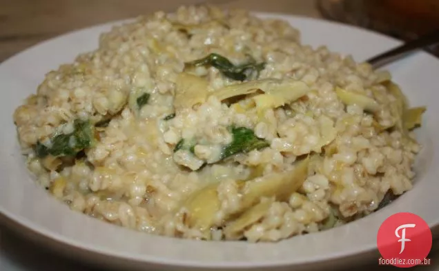 Risoto De Cevada De Alcachofra E Espinafre
