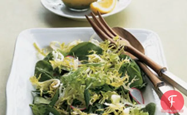 Frisee e salada de espinafre para bebês