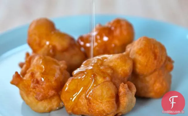 Levivot-frituras Israelenses Bimuelo fritas com xarope doce
