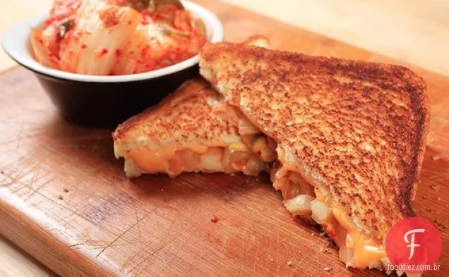 Queijo grelhado com Kimchi