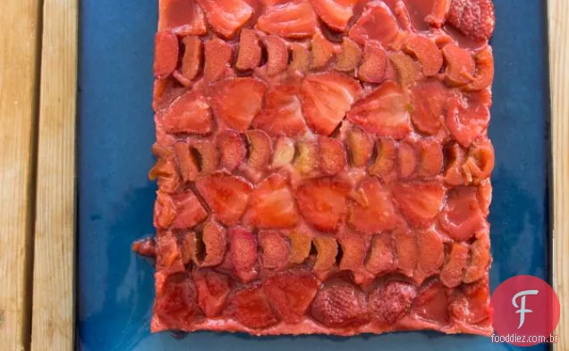 Bolo De Ruibarbo De Morango De Cabeça Para Baixo