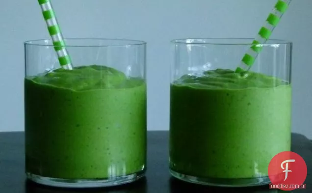 Smoothie de espinafre e abacate (também conhecido como