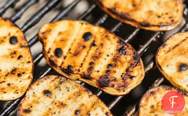 Batatas grelhadas com sal e vinagre
