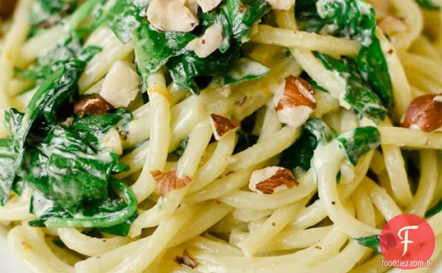 Espaguete Com Mascarpone, Limão Meyer, Espinafre E Avelãs