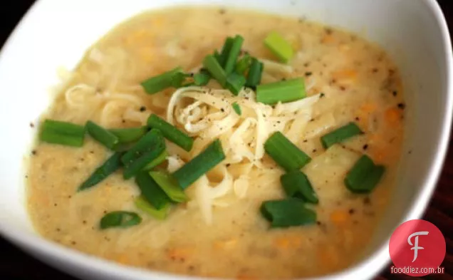 Jantar esta noite: sopa de milho com Cheddar