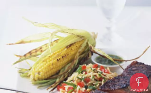 Bife de tira grelhado de Nova York com Salsa Verde
