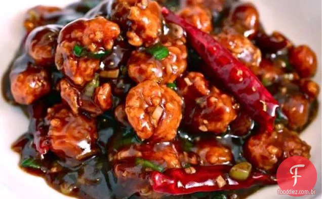 Frango do Popeye Tso (frango do General Tso feito com pepitas de frango do Popeye)