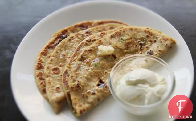 Aloo Paratha (Pão De Batata Indiano)