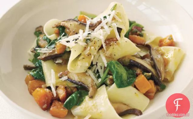 Pappardelle Com Abóbora, Cogumelos E Espinafre