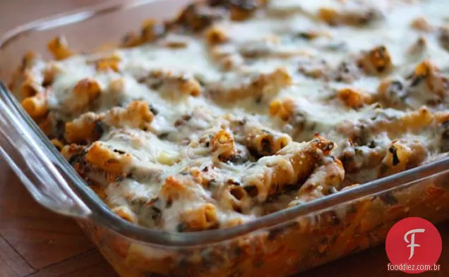 Ziti Assado Com Baixo Teor De Gordura Com Espinafre