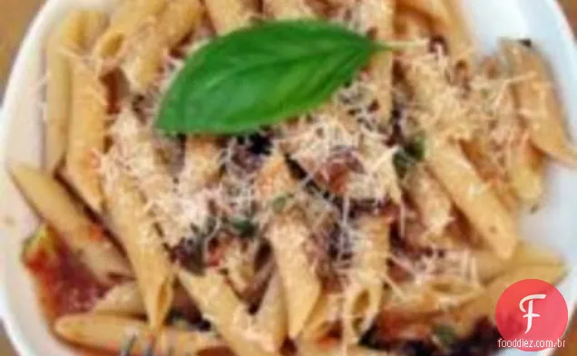 Meat Lite: Penne com Bacon e molho de tomate cru