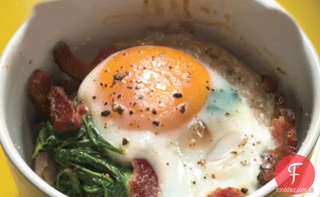 Ovos Assados Com Bacon E Espinafre
