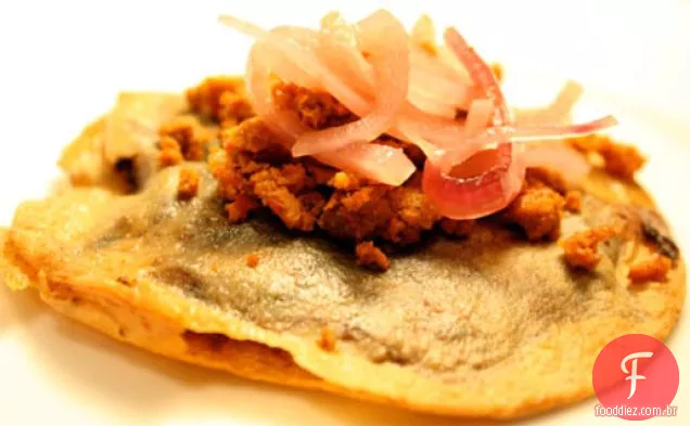 Jantar esta noite: Panuchos Yucatecos con chouriço