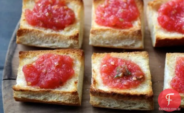 Pan con Tomate (torrada em estilo espanhol com tomate)