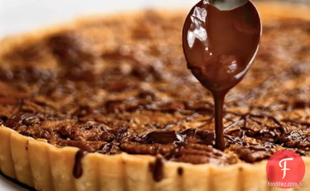 Bourbon-Pecan torta com chocolate regue