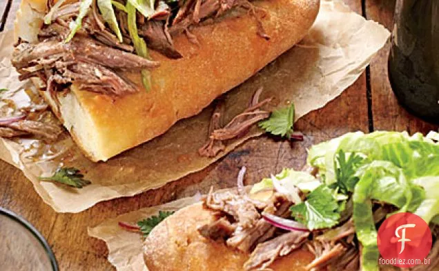 Assado Do Potenciômetro Do Lento-Fogão De Quatro Ingredientes